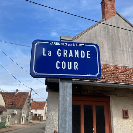 Вілла Logis Cote Jardin Varennes-les-Narcy Екстер'єр фото